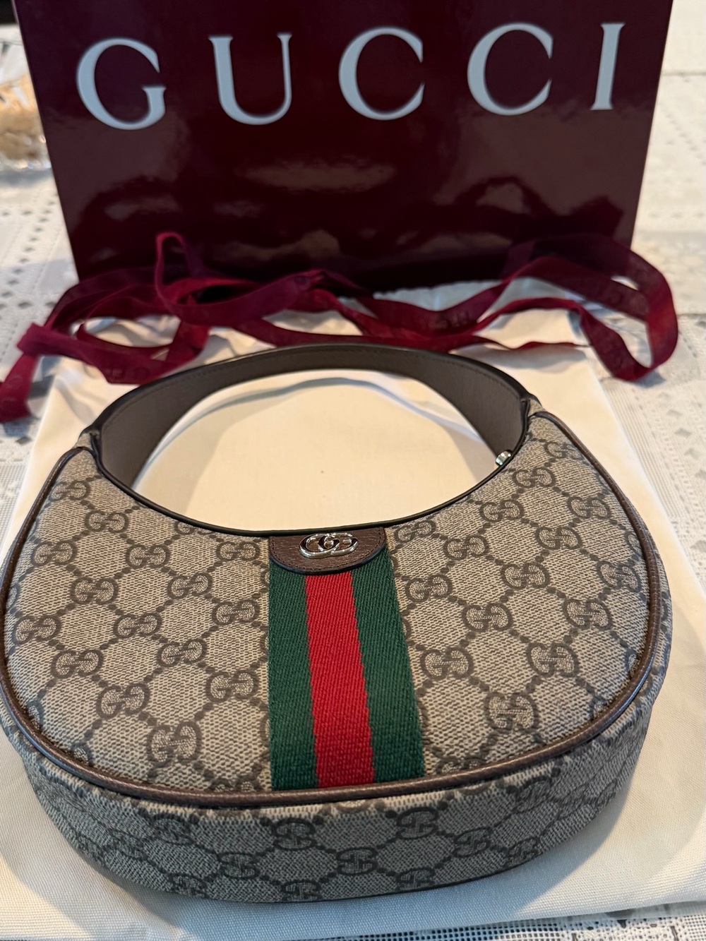 NIB Gucci Beige GG Supreme Canvas Shoulder Bag with Green-Red Web